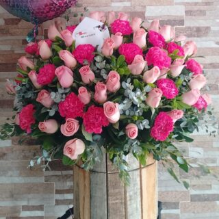 Arreglo de 50 rosas